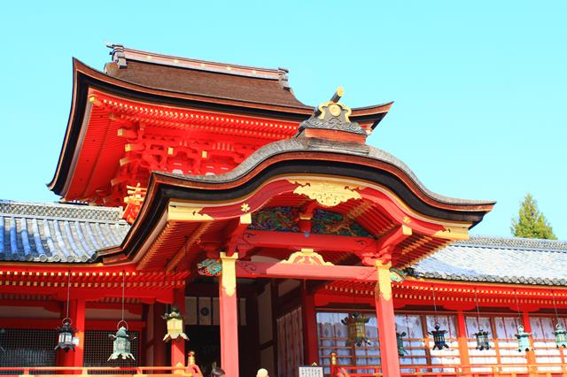 徳川家光が寄進、本殿など国宝指定の貴重な建築物が多数